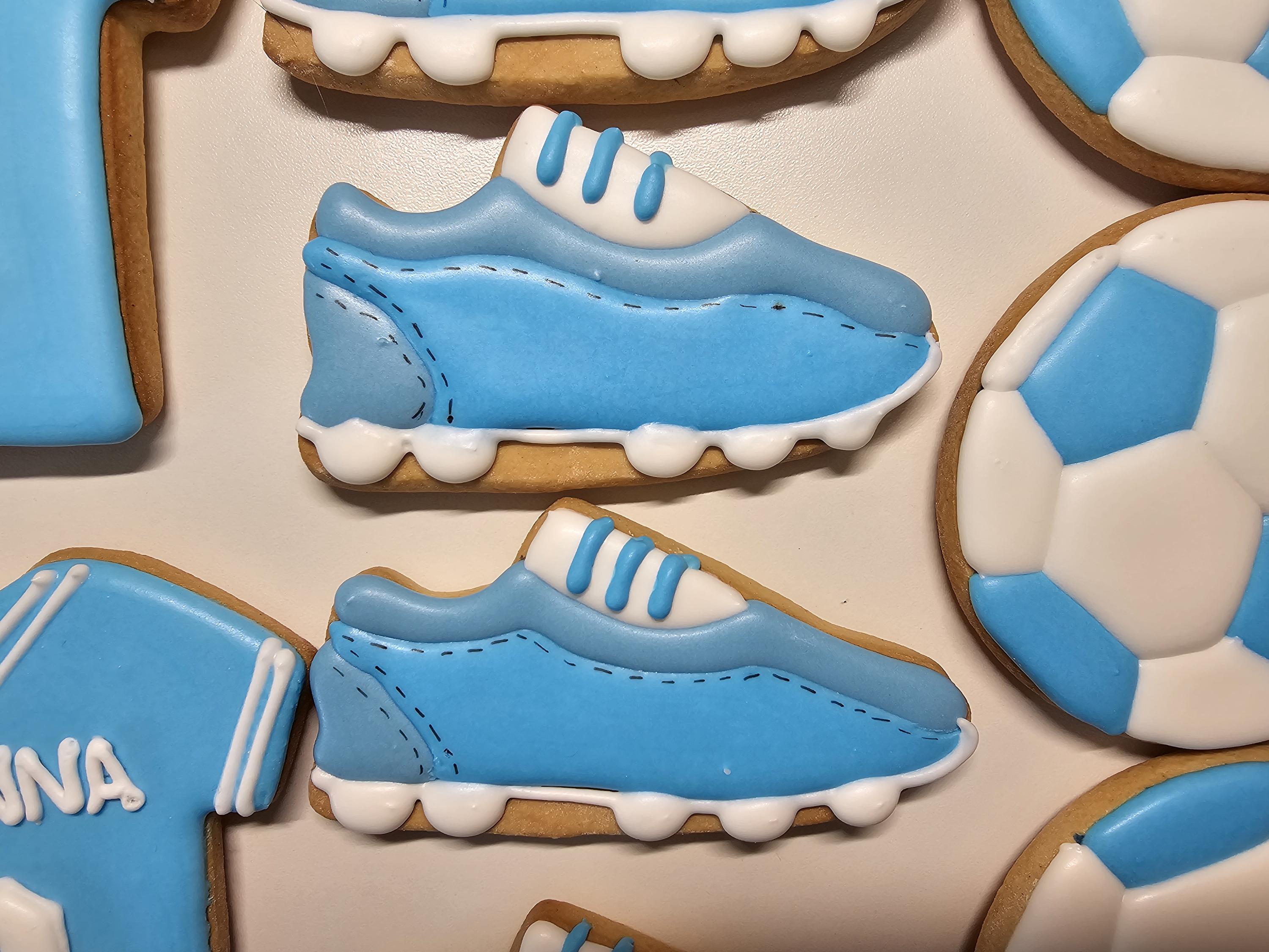 Football Royal Icing Vanilla Biscuits: Custom Cake Toppers, Party Favors