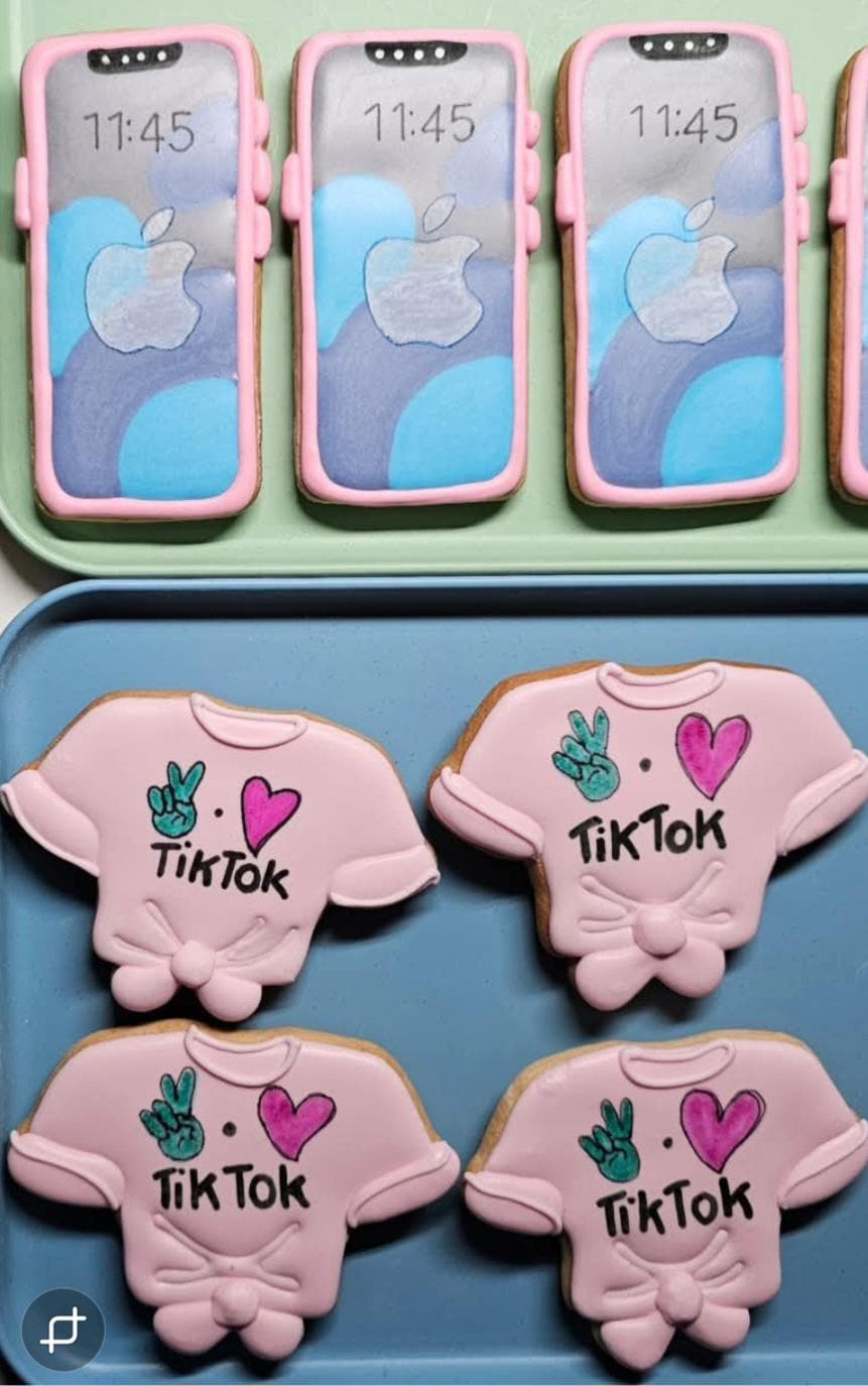 IPHONE, TIKTOK Teenagers Biscuits, Party Favours,Party Bag Fillers